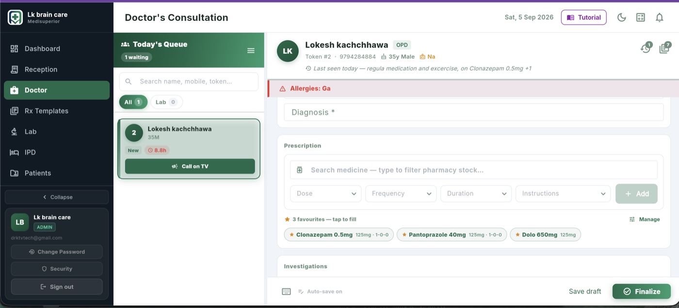 Medisuperior doctor consultation screen with patient queue, allergy alert and prescription entry